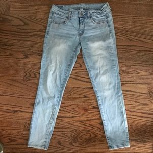 American Eagle Embroidered Jeans 6 Jeggings